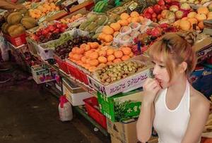 AISS爱丝(黄金版) - 欣杨街角系列美图合集：原来趴在人行道上也是一种艺术！