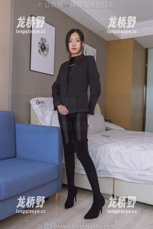 BoBoSocks袜啵啵 - 又看了一遍泡芙的裸足套图，想想…这样的分享，多少人会暗自着迷？