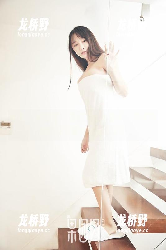 GIRLT果团网 - 原图实在太棒了，周妍希的校园资源也是无与伦比