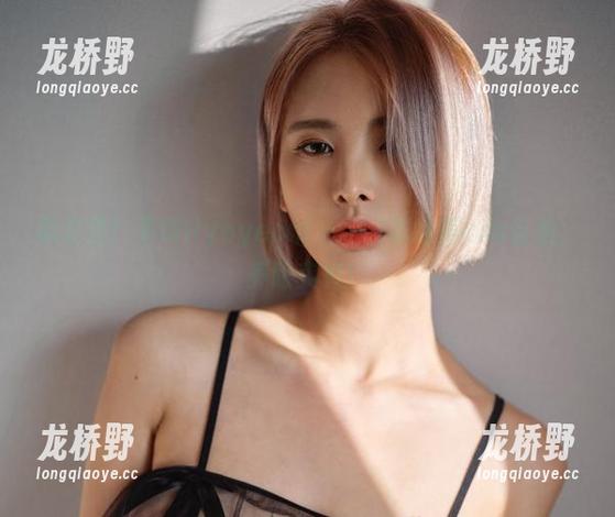 戳这里！下载Hyoyeon(김효연)那绝美cos自拍，养眼爽爽！