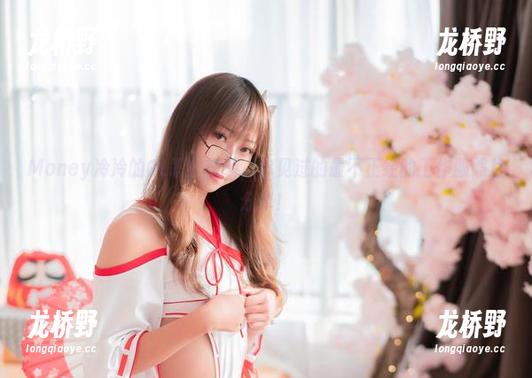 Money冷冷的OL职业套装，你见过的最不正经的工作服照片分享！