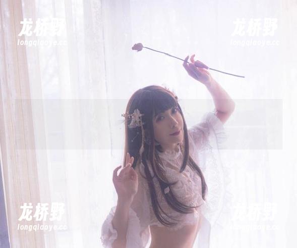 遇见Sakiiii翎柒的最新图包，在浴缸里奔放一小会