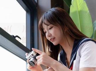 Seoyool(서율)的黎明时分套图：凌晨的选择，集中的注意停留在哪儿呢。