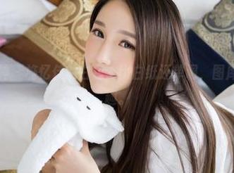 TGOD推女神 – 施忆佳的白色，比白纸还单调，图库下载有点无趣。
