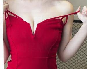 UGirls尤果网 - 美图中的夏倪可ella，这皮衣我只能说，噢，果然挤压内心深处的某种渴望。