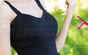 UGirls尤果网 – 易阳的天台私房合集——对着天空犯迷糊的那一瞬间