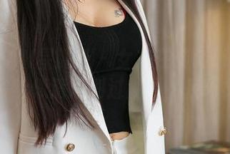 XINGYAN星颜社 - 女友在转转Lisa的镜头下，恰似清风划过湖面，轻巧又迷人