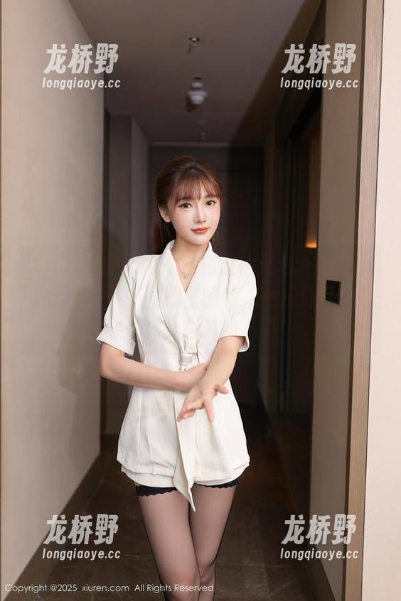 Xiuren秀人网-Angela小热巴 Xiuren秀人网 - 这浴缸太适合Angela小热巴了——图册里的她,一扭身就能勾起几分幻想。