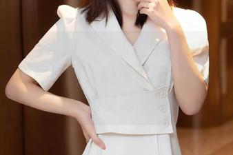 Xiuren秀人网 - 余贝拉bella的蓝色OL制服，私房原图，脑海里突然如闪电划过的美妙…