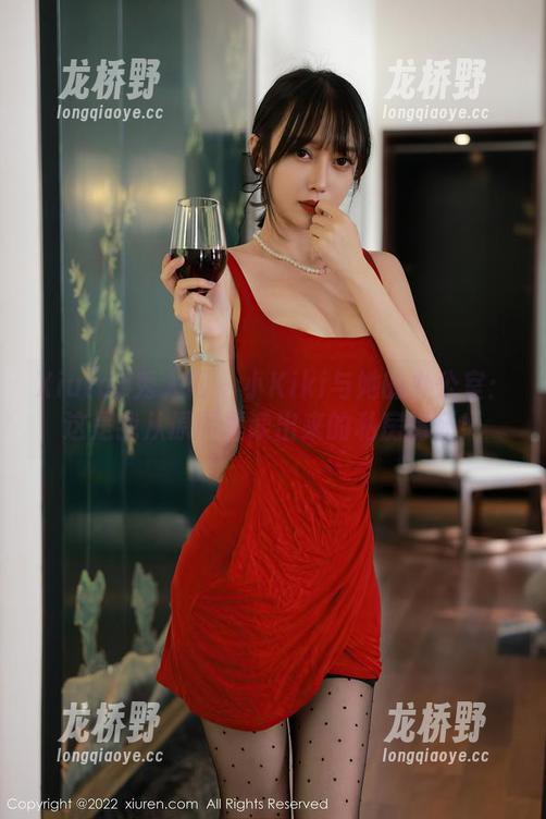 Xiuren秀人网-小Kiki Xiuren秀人网 - 小Kiki与她的办公室:这是我从原图里读出来的私房情怀!
