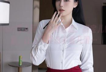Xiuren秀人网 - 私房精选:曦宝儿的裸足,让人不禁想多看几眼…