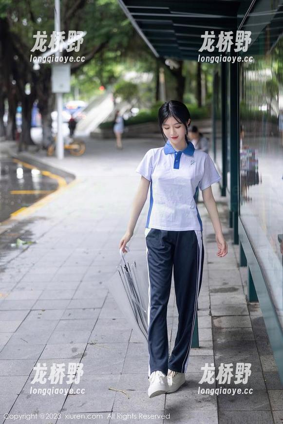Xiuren秀人网-李佳芮Cherie Xiuren秀人网 - 或许李佳芮Cherie把天台打造成了发光体?这套图让我忍不住一看再看。
