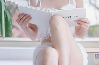 YouMi尤蜜荟 – 合法萝莉的睡衣派对：壁纸也想加入其中