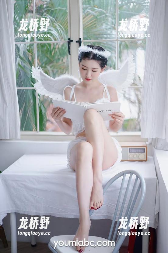 YouMi尤蜜荟 - 合法萝莉的睡衣派对：壁纸也想加入其中