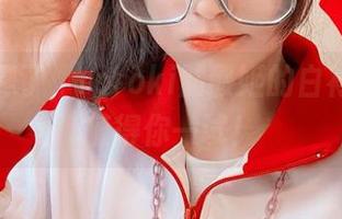 别再犹豫了,roroki骷髅姬的白衬衫图包值得你一试!