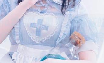 在shimo霜月的图册里，阿米娅的每张高清图都好皮肤吹爆，难道私下也完美吗？
