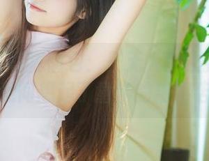 白丝桃子写真图包：三无人型让我们不经意间想起了童年的糖果店