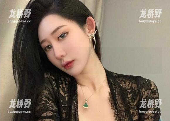 不爱笑的赛琳 微密圈 - 私拍见证奇迹,不爱笑的赛琳用渔网带钻连体袜完成了时尚的逆袭!