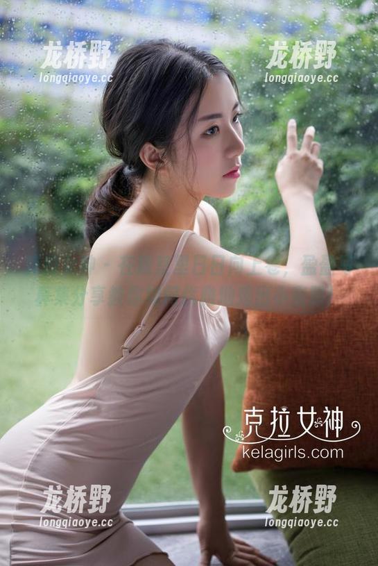 克拉女神-盈盈 克拉女神 - 在教室里日日向上卷,盈盈写真集分享教你如何优雅地秀出小蛮腰!