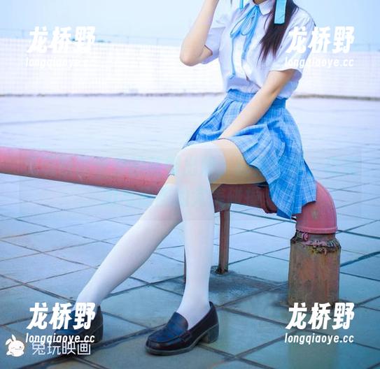 兔玩映画带来的新鲜出炉，露背毛衣、巧克力与原图的完美碰撞。