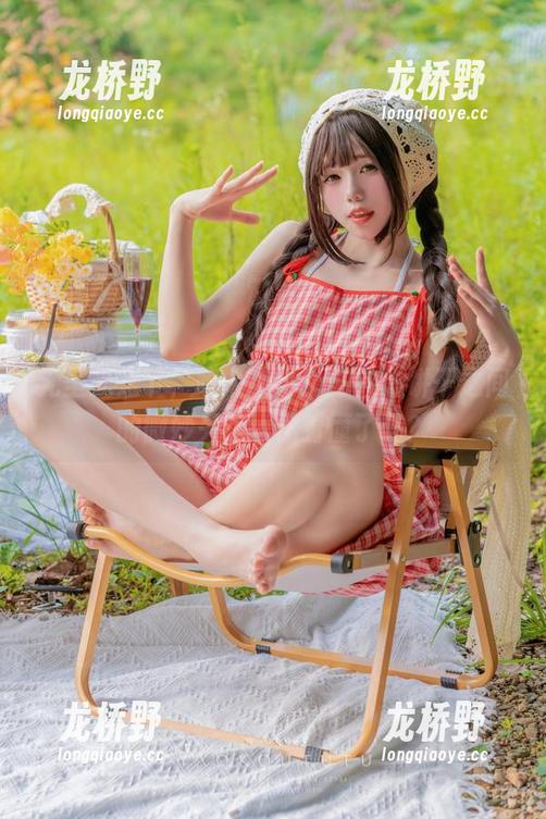 咬人小小兔 无圣光之下,咬人小小兔与夹心饼干之间的微妙关系…你看懂了吗?