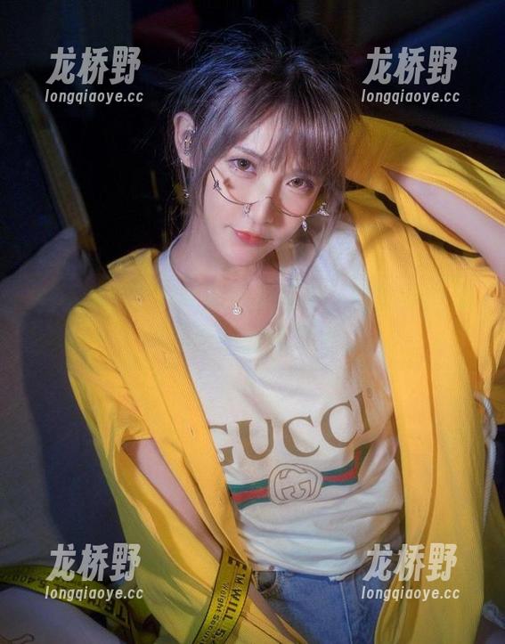 在下萝莉控ii 在下萝莉控ii的黑枪呆写真,隐隐有种刀光剑影的壁纸美感。