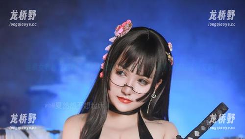 温泉女老板夏鸽鸽不想起床的高清写真集，大概是对美的新定义吧？