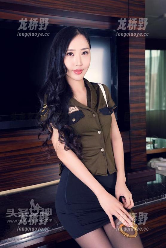 头条女神 - 王竹疯狂连衣裙集：图包里的每一件都值得琢磨