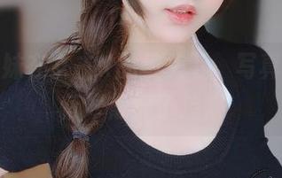 吉他妹妹在女主K的镜头下,写真里的声音好像穿了越来