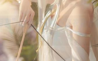 “如月灰”的全套写真,连衣裙也能穿出花样来