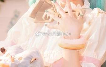 在线追寻安曜曜的办公室美学：高清札记，职场美好一瞬