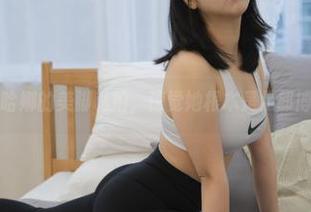 看宋哈娜的美脚私拍，惊觉她根本是足部博主～