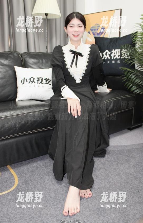 小众视觉 - 制服与灵灵，两者相遇，图集结果：我重新对书本有了兴趣