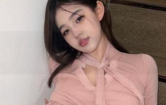 微密圈 – 私拍之旅：翻开小优优子的双马尾图包，咦，在哪里看过？