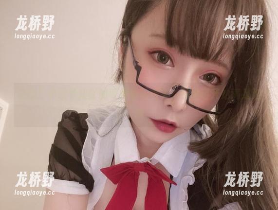 小泉学姐吖 注意!小泉学姐吖的可爱私拍来了,脑中已开始满是泡泡