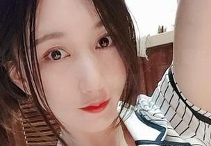 微密圈 – 当小玉吃果冻脱下拖鞋，换上高跟鞋，美图满分，资源随意取。