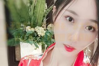 微密圈 – 小玉吃果冻，红色睡衣，你太会挑了！这比例，这曲线，下载美图是必须的！