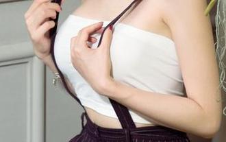 尤果网 - 这组私拍,若涵在粉色的海洋里游得太悠闲了吧?