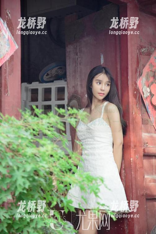 尤果网-贝拉 尤果网 - 给你温柔一击,贝拉的睡衣福利写真,让你的追剧时光焕然一新!