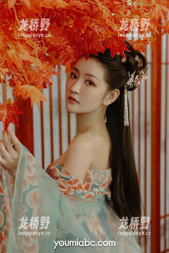 尤蜜荟 - 龙女宝宝的体能大挑战，私拍套图把健身变得有趣多了。