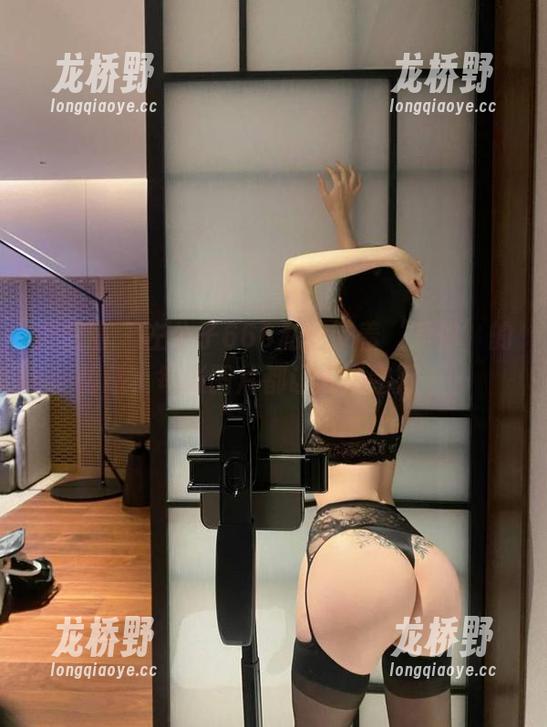微密圈 - 左公子666私拍带着‘爱你’的情感，每张图片都让人思绪万千…