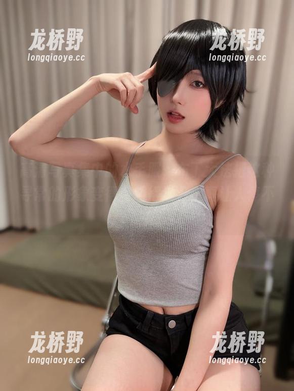 高清写真集中的水手服，布丁大法把这种寻常的形象变得有趣得过分，真让人停不下来。