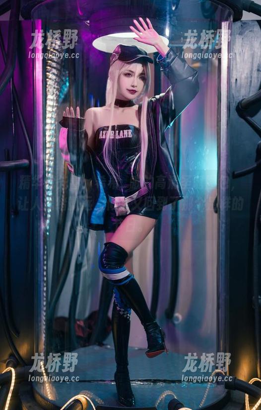 希希_啾 精华抢先看:希希_啾的高清圣诞图包,让人思绪飘远,似乎又回到了那个别样的节日。