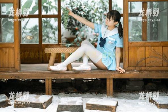 分享幼水铃衣的VOCALOID套图，谁会拒绝这种诱惑呢