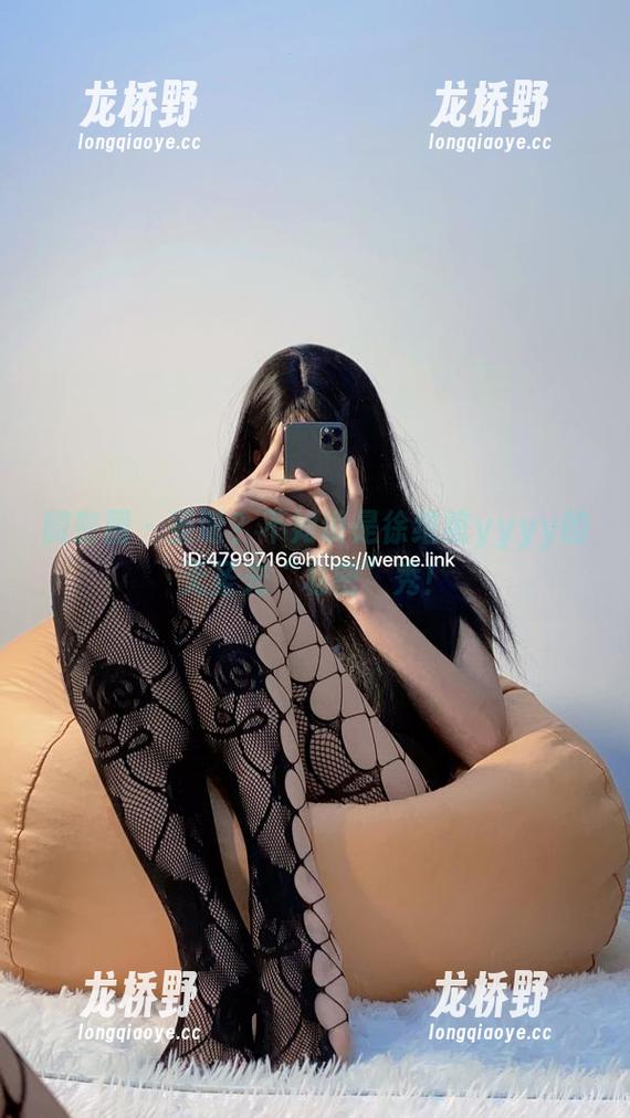 徐绾绾yyyy 微密圈 - 圣诞?不如说是徐绾绾yyyy的无圣光“私密”秀!