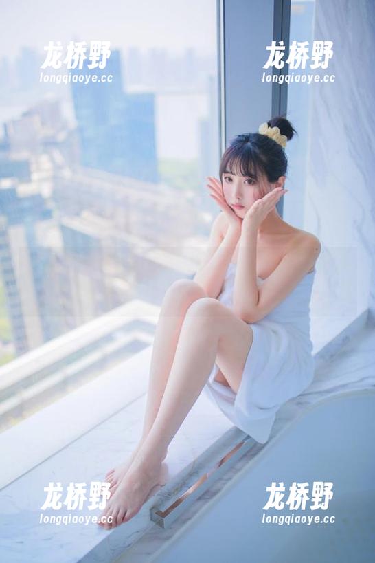 随性而至：念雪ww与众不同的白桃汽水照片集