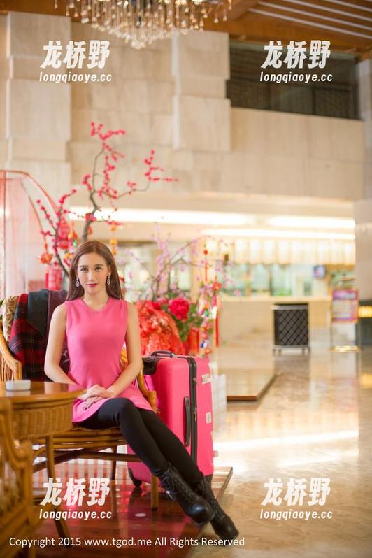 推女神 - 聚焦王语纯的全套图片，纯白背后的那种习惯性直视，好像一个迷宫。