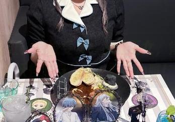 原图走红：月城委员会狐娘巫女，肯定是被妖怪附身了……要小心哦！