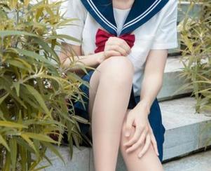 梦丝女神 – 在这本刘诺泳衣写真图册里，看到了海风和隐隐的潮湿感，离沙滩还远吗？