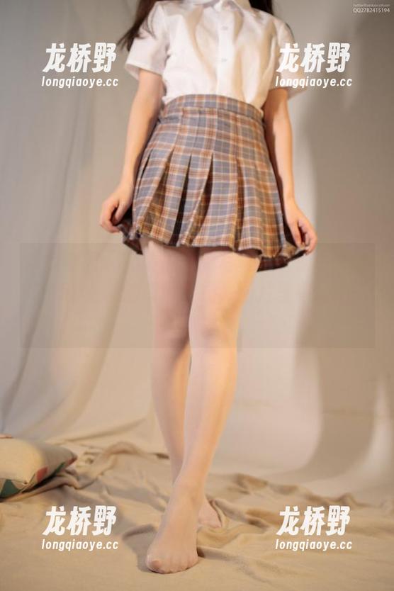 森萝财团 - 乃晴的定制写真：水枪、白丝与15D蕾丝的奇妙碰撞，图片里有点不一样哦。